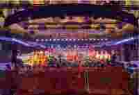 欢天喜地辞旧岁 载歌载舞迎新年